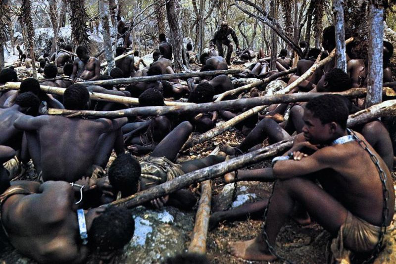 Slavers (1978) Altyazı